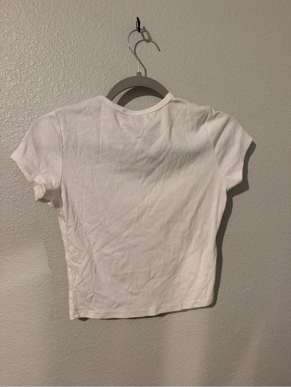 Edikted White Baby Tee with Fort Worth Horse Graphic - Picture 3 of 3